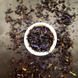 Błękitna bergamotka – czarna herbata Assam z nutą cytrusową