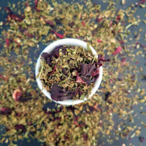 Konopna z hibiskusem – ziołowa herbata na co dzień